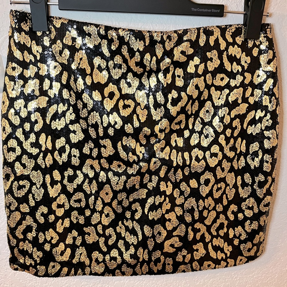 BLACK AND GOLD SEQUIN SKIRT